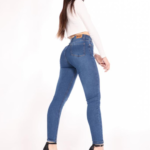 Jean skinny premium super elastizado azul localizado ruedo normal