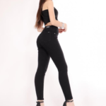 Jean skinny premium super elastizado negro ruedo normal