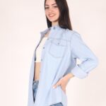 Camisa oversized celeste rígida