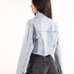 Campera mom rígida