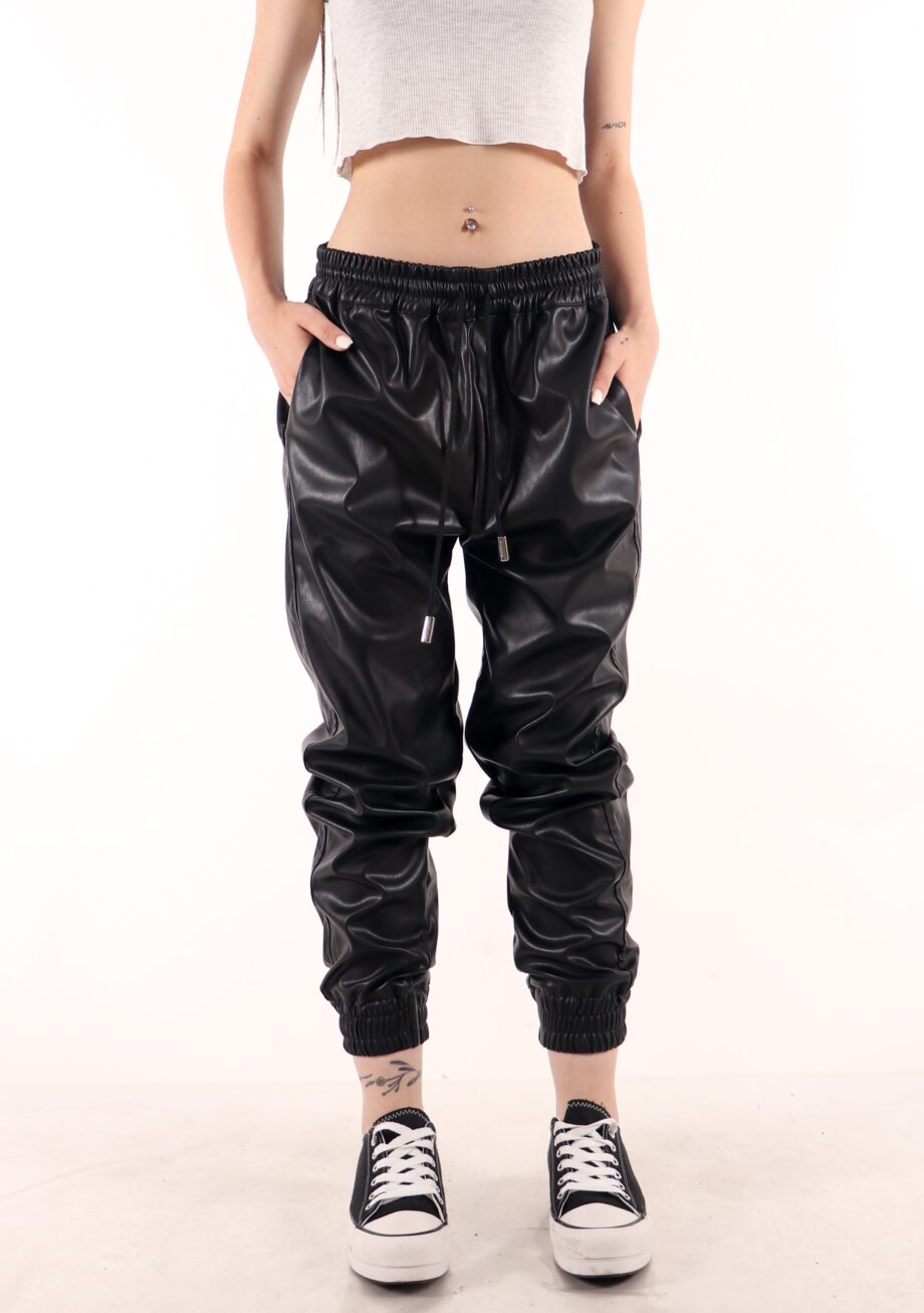 Jogger Eco cuero Frisado