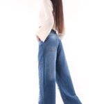 Wide leg rigido azul con rotura ruedo normal