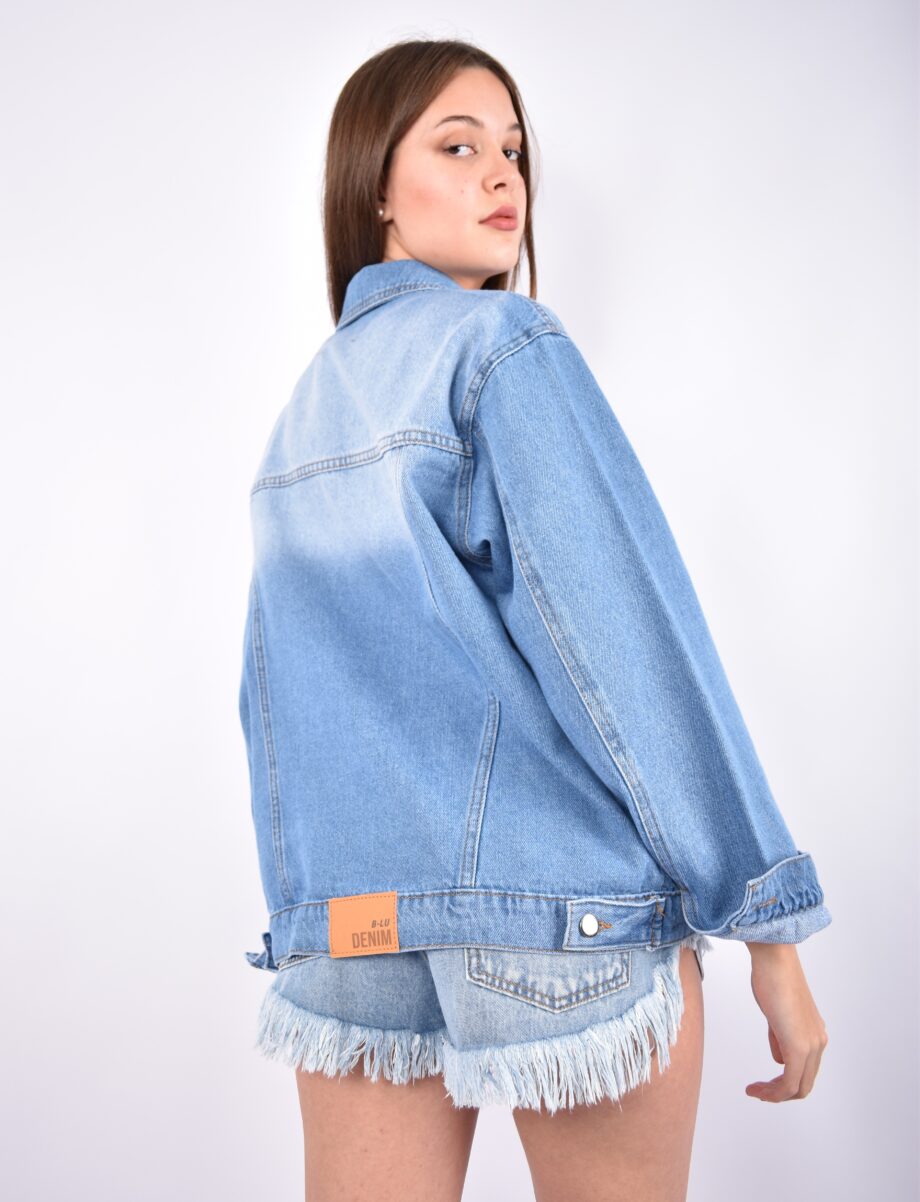 Campera oversize rígida azul nevado