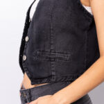 Chaleco denim rígido black localizado
