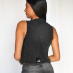 Chaleco denim rígido black localizado