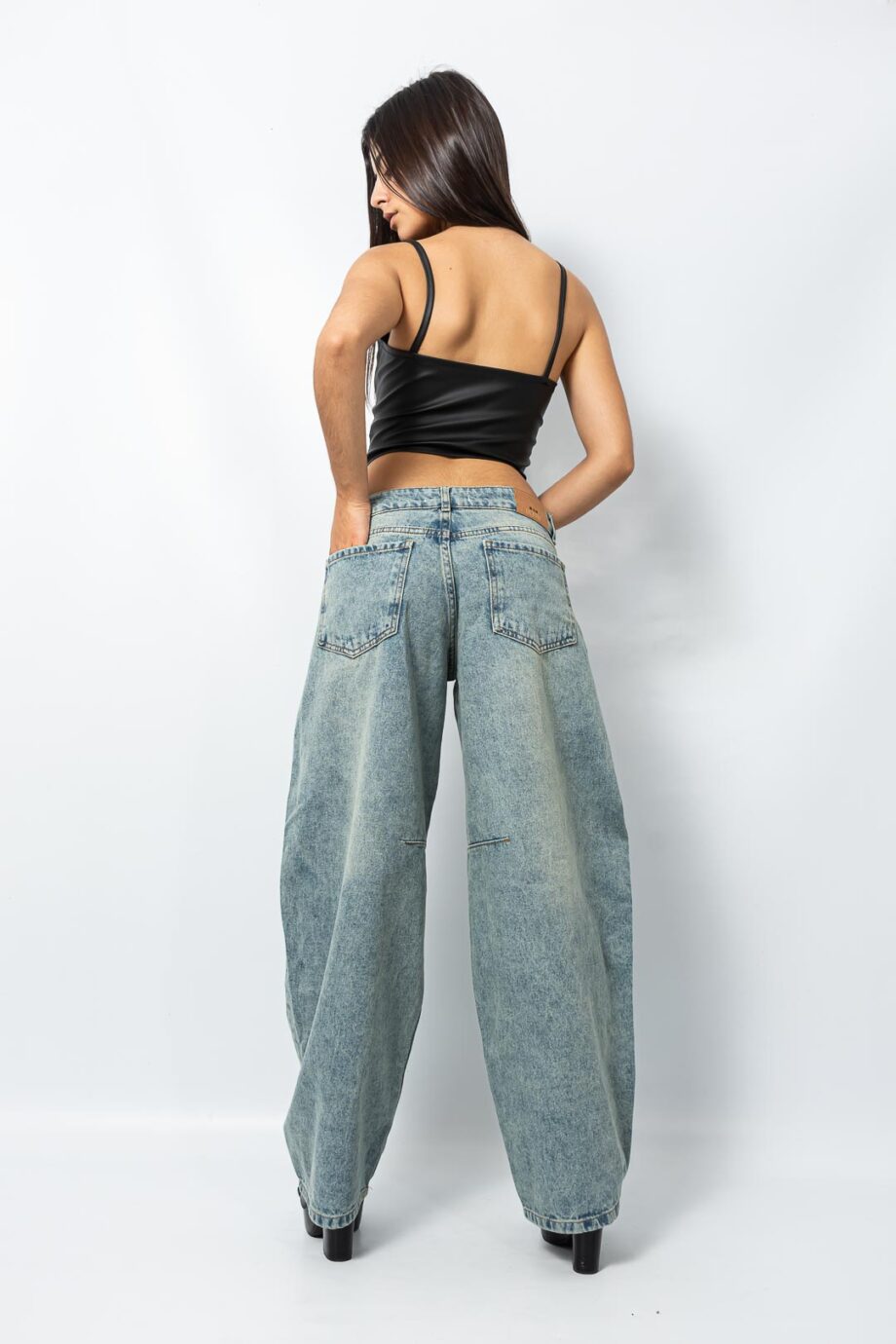 Baggy Barrell jean Tiro Bajo con recortes matizado oxido