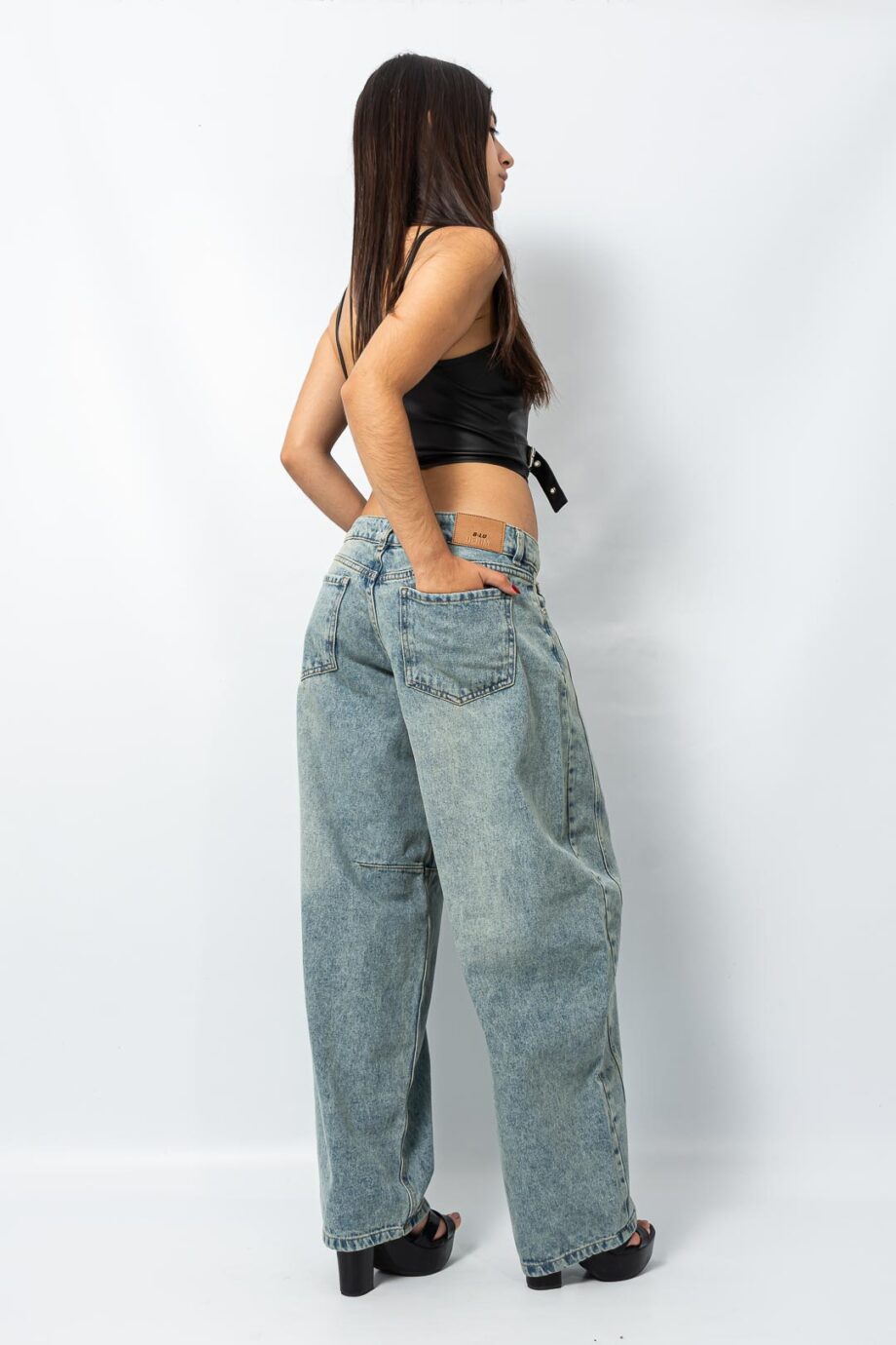 Baggy Barrell jean Tiro Bajo con recortes matizado oxido
