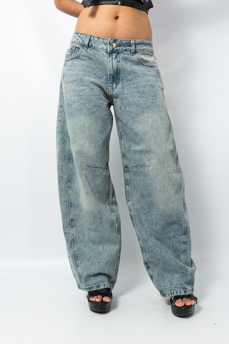 Baggy Barrell jean Tiro Bajo con recortes matizado oxido