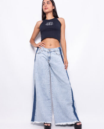 Wide Leg rígido Celeste Nevado con Franja Azul Tiro Bajo ruedo desflecado